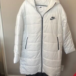 Nike Therma fit XL White Puffer Coat